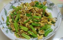 粉皮鸡蛋炒芹菜