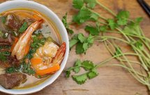 红虾季节里的羊肉汤