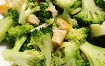 干虾仁炒西兰花