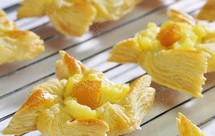 黄桃布丁风车酥