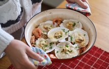 【北鼎珐琅铸铁锅食谱】扇贝粉丝大虾煲