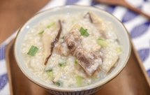 重感冒期间拯救味蕾的香菇干贝排骨粥