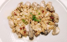 （六酱小厨房）五分钟超美味夜宵-蒜蓉牡蛎肉（生蚝）