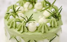 柔软轻盈，口感细腻的清新大麦苗奶酪生日蛋糕