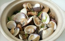 砂锅白贝香菇焖鸡