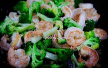 家乐食谱：蒜蓉虾球西兰花（腐乳红烧酱）