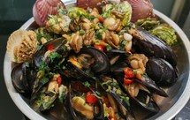 鲜汁烧杂贝（淡菜，生蚝，粉色扇贝）