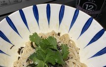 酱油拌云南红米粉