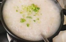 暖暖海鲜粥