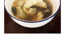 小白菜鸡蛋海参鲜贝馄饨