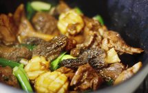 时令的丰盛美好，羊肚菌鲍鱼烧鸡（原方自田螺姑娘）