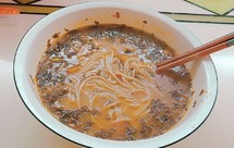 一人食之汤红米线