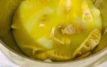 春笋咸肉炖河蚌