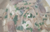 蛤蜊咸肉春笋豆腐汤