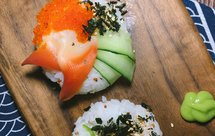 美腻的甜甜圈寿司