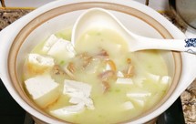 豆腐咸肉炖河蚌