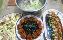 红烧鲍鱼，秋葵蛏子，文蛤蒸蛋