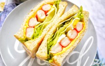 吐司这样吃--鸡蛋蟹肉棒吐司