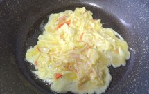 蟹肉滑蛋(天津饭)~鲜嫩爽滑入口即化,万能百搭,超简单的快手营养早餐