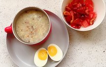 辅食丨三色藜麦红米大小米山药百合粥