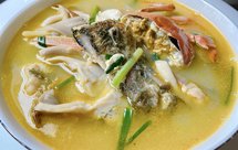 鲜美无比的大闸蟹昂刺鱼（黄辣丁鱼）汤