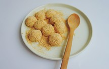 黄豆粉滚汤圆(伪驴打滚)