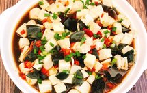 松花蛋小葱拌豆腐