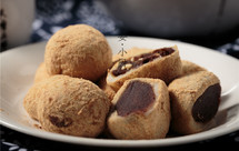 蒸锅搞定！糯叽叽的黄豆粉！糯米豆沙团子