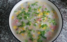 玉米火腿皮蛋粥