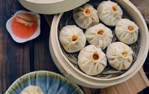 灌汤蟹黄小笼包