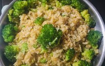 西兰花蟹黄酱炒饭