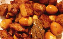 超简单的鹌鹑蛋五花肉