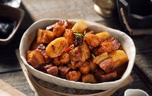 虎皮鹌鹑蛋年糕烧肉（下饭最佳）