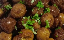 酥肉丸子焖鹌鹑蛋