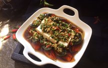 皮蛋拌豆腐