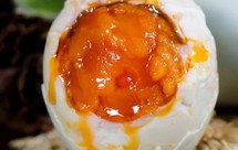 个个流油咸鸭蛋 简单好吃 再也不用去买了