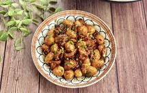 我不允许你还没吃过这道“鹌鹑蛋烧鸡腿肉”，超级下饭