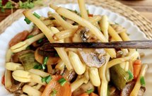 蚝油素炒花生芽