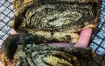 松软又酥脆--黑芝麻豆香面包--纯素食