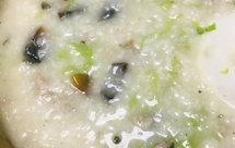 小美版皮蛋瘦肉粥