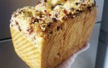 椰蓉蔓越莓一“布里欧修”奶香面包