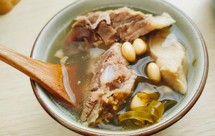 电炖盅版黄豆海带排骨汤