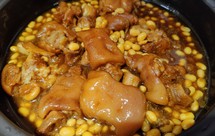黄豆焖猪蹄