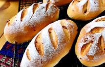 奶酪馅儿蔓越莓面包