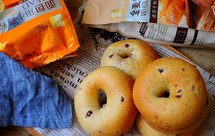 全麦蔓越莓奶酪贝果