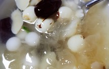 银耳百合莲子红枣羹