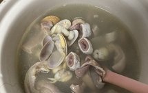 莲子薏米猪肚汤