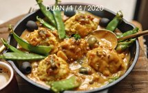 虾球黑橄榄佐咖喱斯佩尔特小麦土豆泥