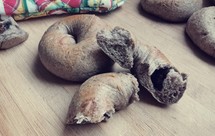 双重黑芝麻bagel