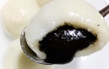 芝麻糊做馅的黑芝麻汤圆（简单的馅料，不简单的味道）